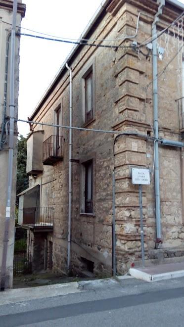 casa indipendente in vendita a Francavilla Angitola