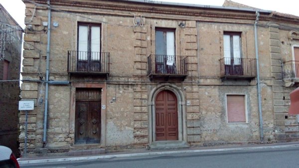casa indipendente in vendita a Francavilla Angitola