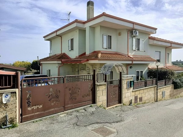 casa indipendente in vendita ad Ionadi in zona Vena