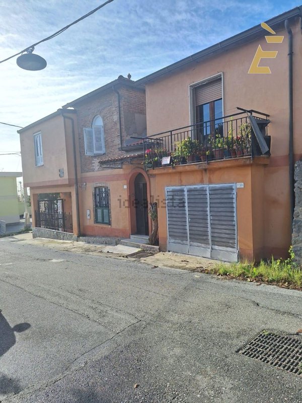 esavano in vendita a Joppolo