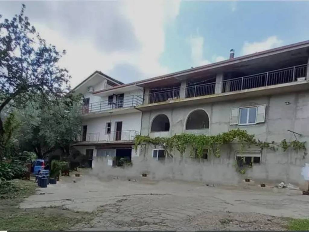 casa indipendente in vendita a Maierato