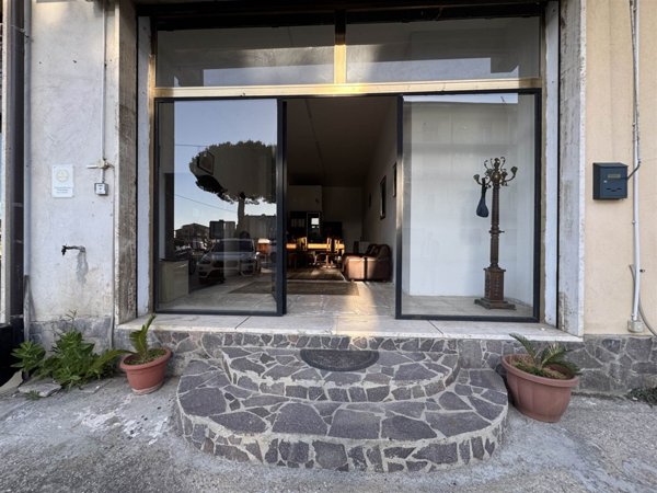 negozio in vendita a Mileto