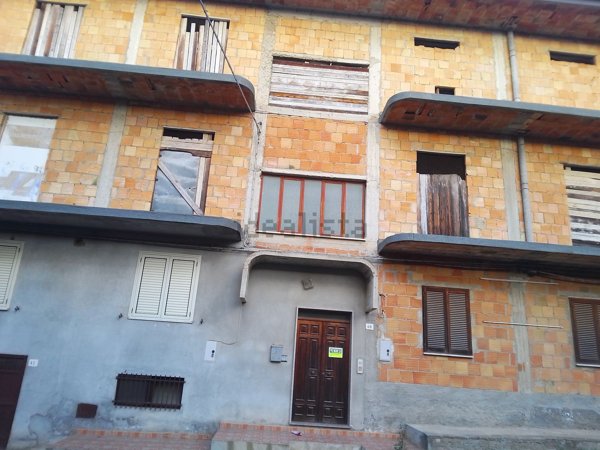 casa indipendente in vendita a Mileto