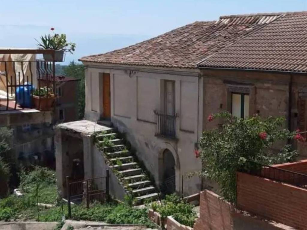 casa indipendente in vendita a Nicotera