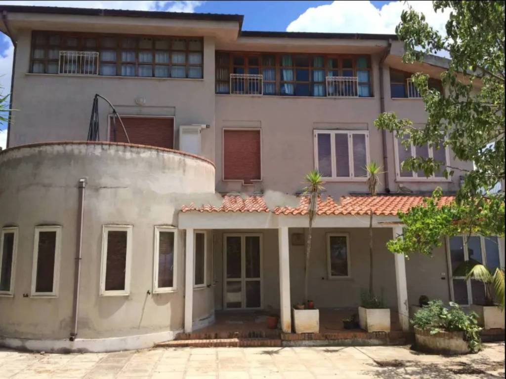casa indipendente in vendita a Nicotera