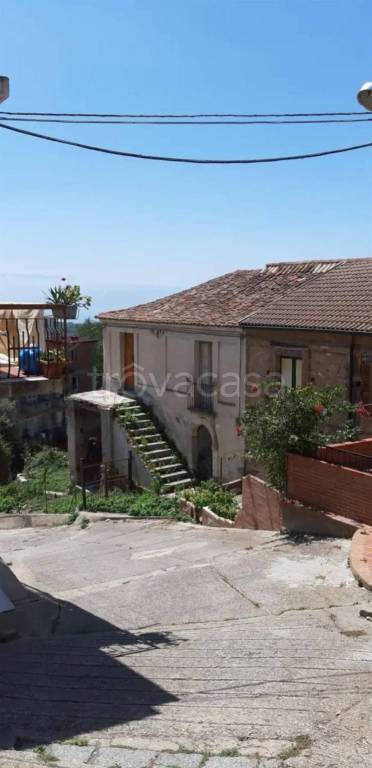 casa indipendente in vendita a Nicotera in zona Comèrconi