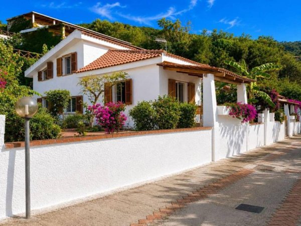 casa indipendente in vendita a Parghelia