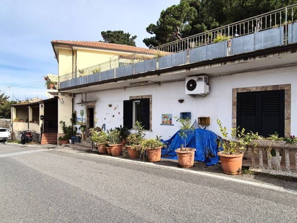 casa indipendente in vendita a Pizzo