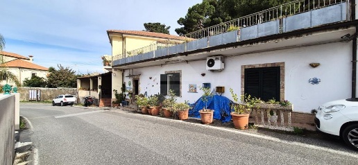 casa indipendente in vendita a Pizzo