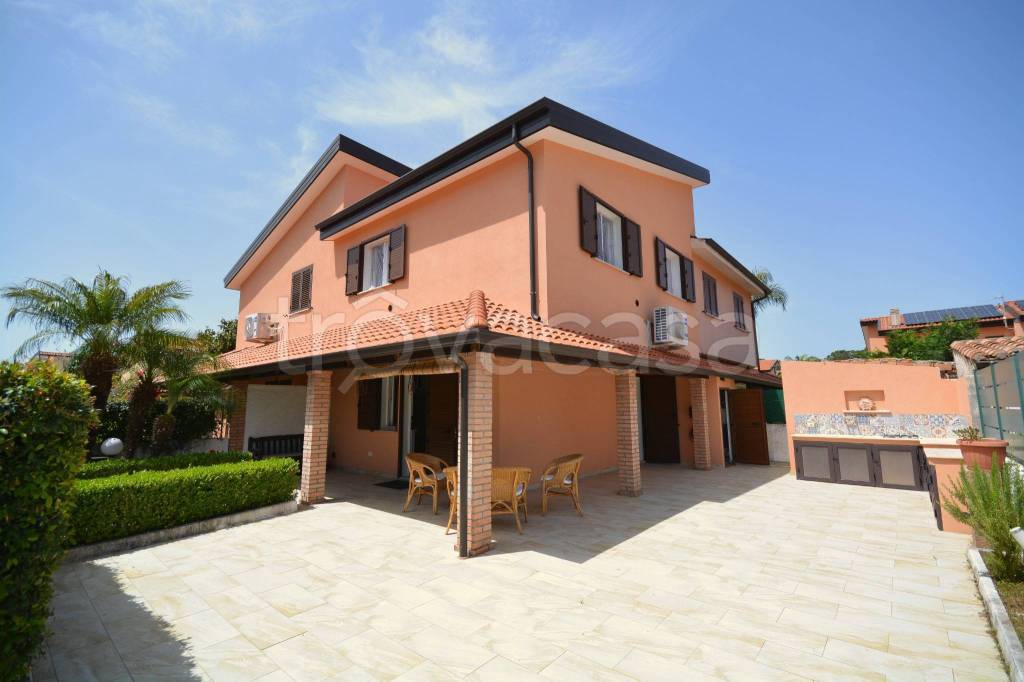 casa indipendente in vendita a Pizzo