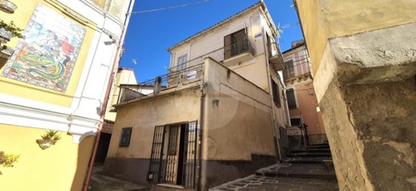 casa indipendente in vendita a Pizzo