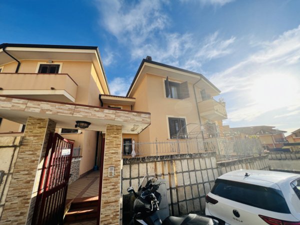 casa indipendente in vendita a Pizzo