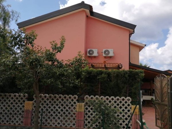 casa indipendente in vendita a Pizzo