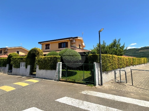 casa indipendente in vendita a Pizzo