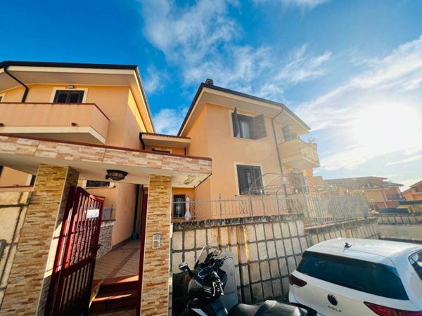 casa indipendente in vendita a Pizzo