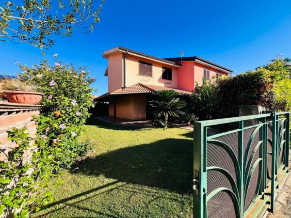 casa indipendente in vendita a Pizzo