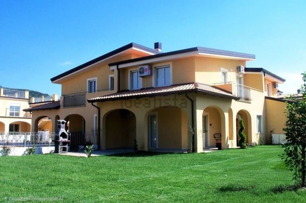 casa indipendente in vendita a Pizzo