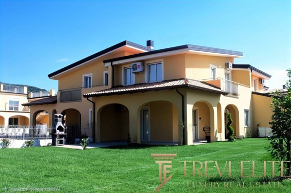 casa indipendente in vendita a Pizzo