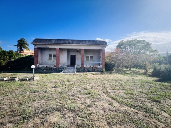 casa indipendente in vendita a Pizzo