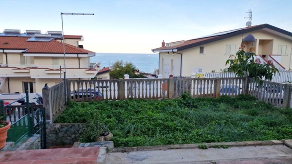 casa indipendente in vendita a Pizzo