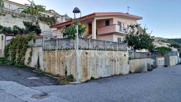 casa indipendente in vendita a Pizzo