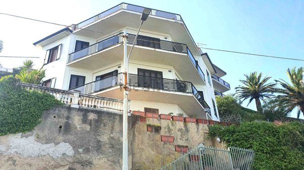 casa indipendente in vendita a Pizzo