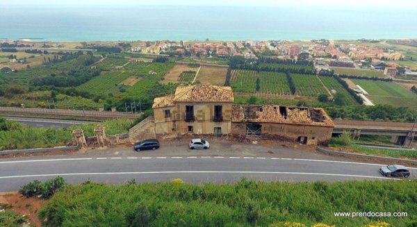 casa indipendente in vendita a Pizzo