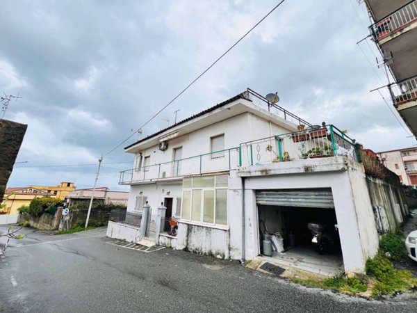 casa indipendente in vendita a Pizzo