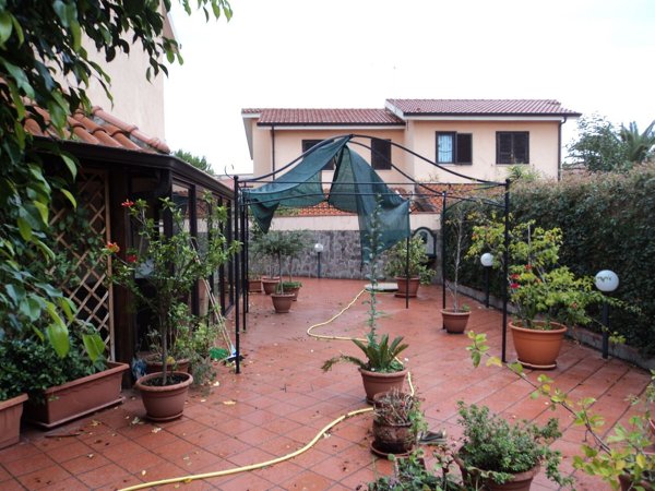 casa indipendente in vendita a Pizzo