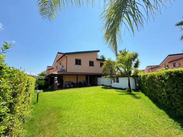 casa indipendente in vendita a Pizzo