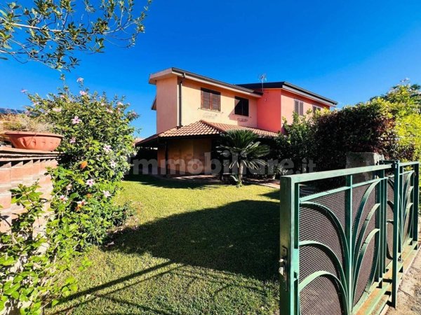 casa indipendente in vendita a Pizzo