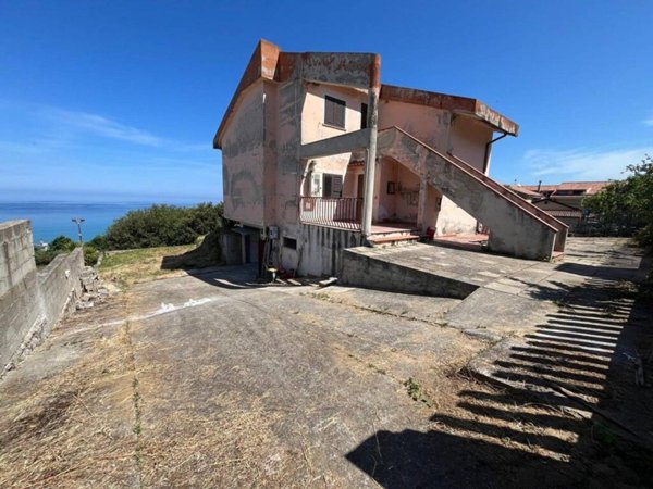 casa indipendente in vendita a Pizzo