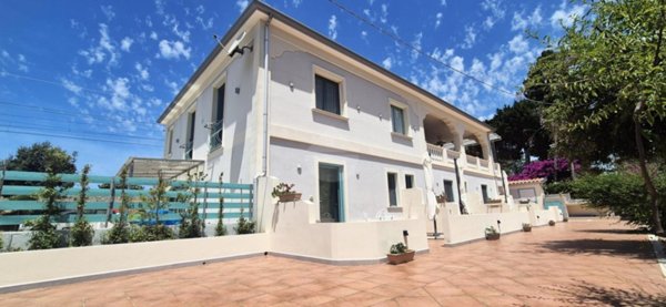 casa indipendente in vendita a Pizzo