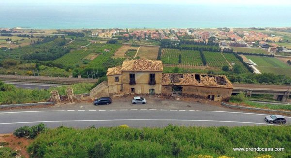 casa indipendente in vendita a Pizzo