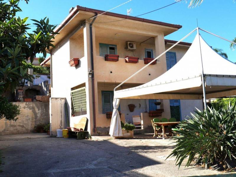 casa indipendente in vendita a Ricadi in zona Capo Vaticano