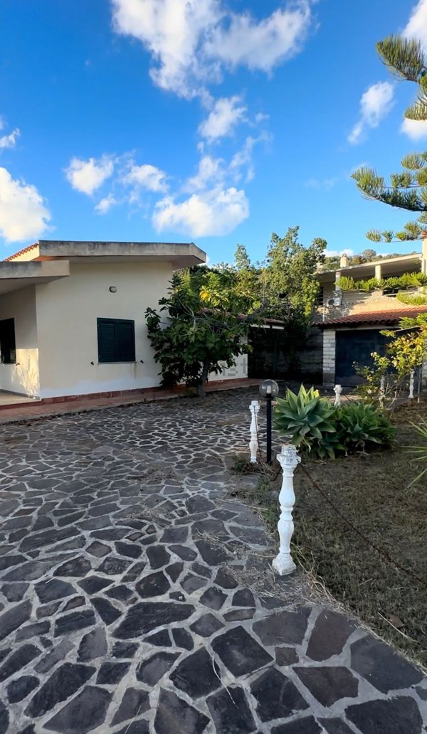casa indipendente in vendita a Ricadi in zona Capo Vaticano