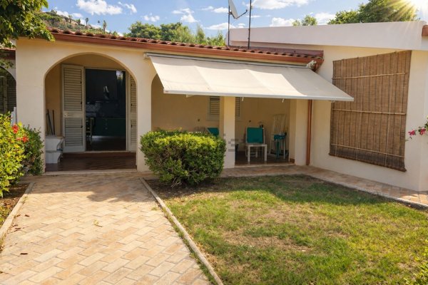 casa indipendente in vendita a Ricadi in zona Santa Maria