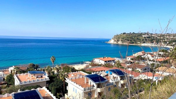 casa indipendente in vendita a Ricadi in zona Capo Vaticano