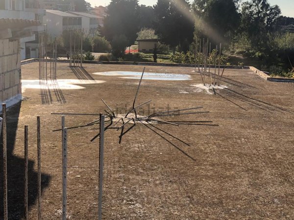 esavano in vendita a Ricadi in zona Santa Domenica