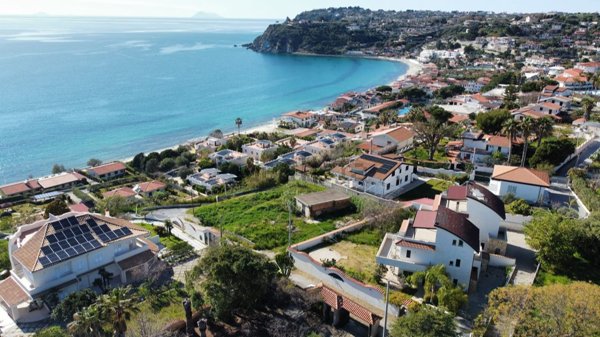 casa indipendente in vendita a Ricadi in zona Capo Vaticano