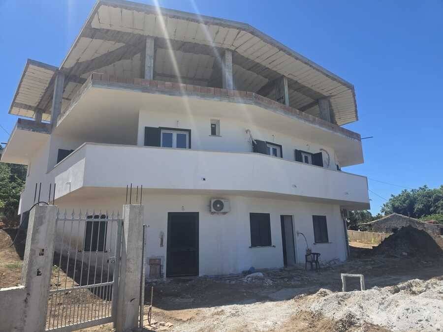 intera palazzina in vendita a Ricadi in zona Santa Domenica