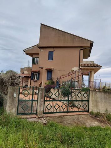 casa indipendente in vendita a Sant'Onofrio