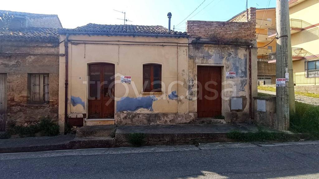 casa indipendente in vendita a Sant'Onofrio