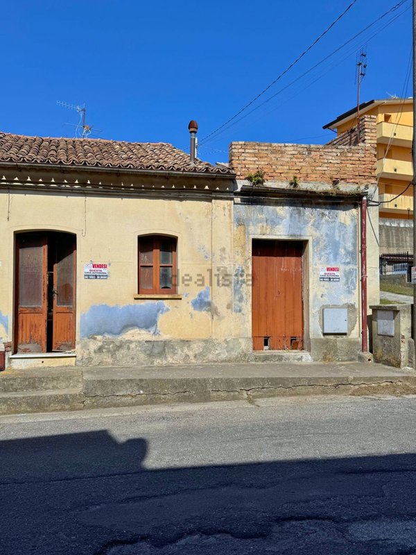 casa indipendente in vendita a Sant'Onofrio