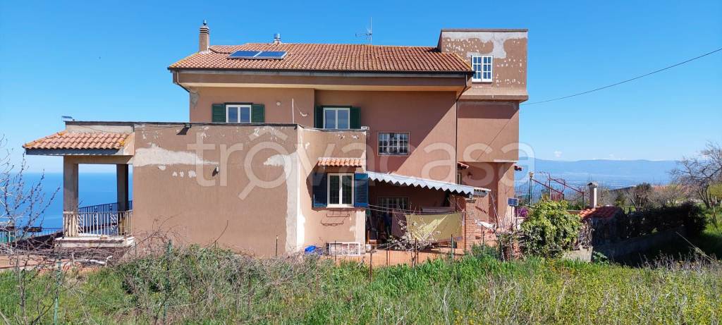casa indipendente in vendita a Sant'Onofrio