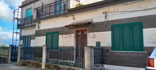 casa indipendente in vendita a Sant'Onofrio
