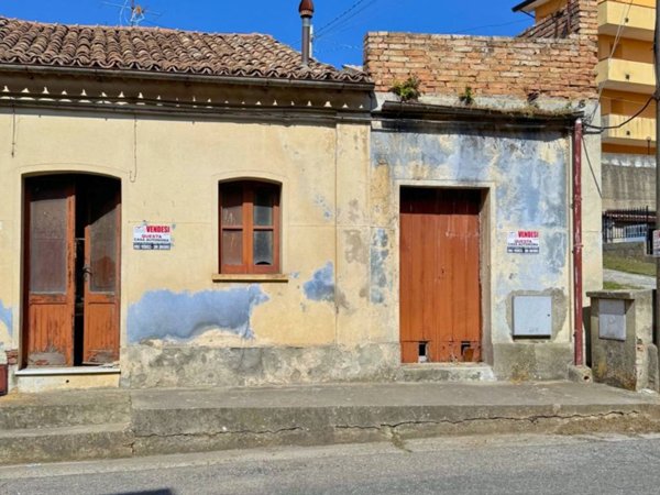 casa indipendente in vendita a Sant'Onofrio