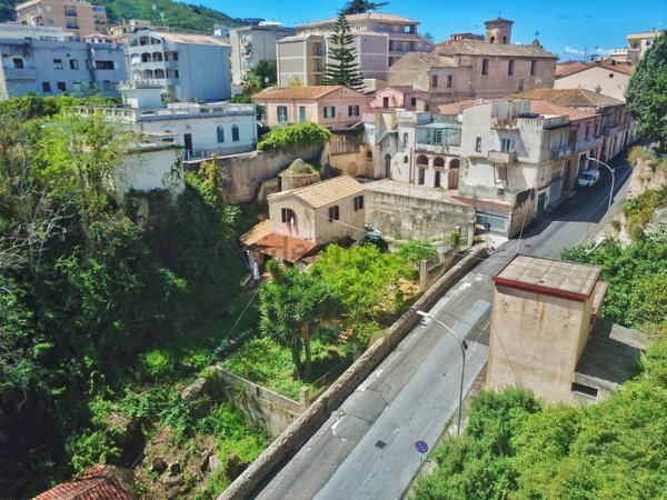 pentavano in vendita a Tropea