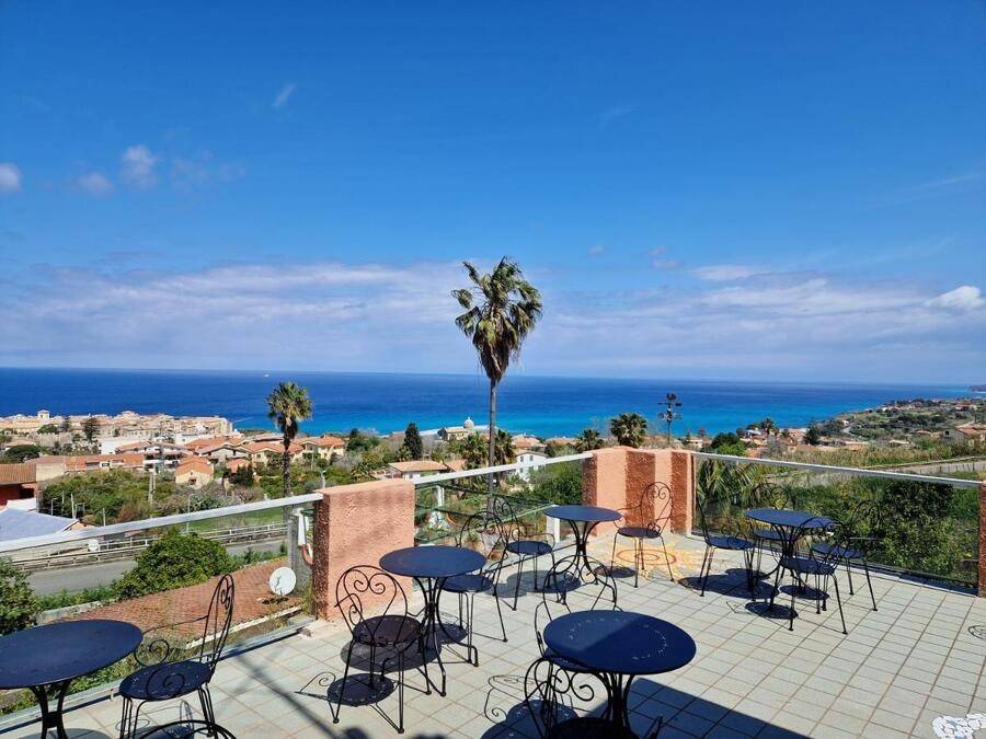 intera palazzina in vendita a Tropea