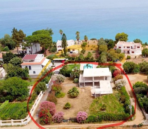 casa indipendente in vendita a Tropea